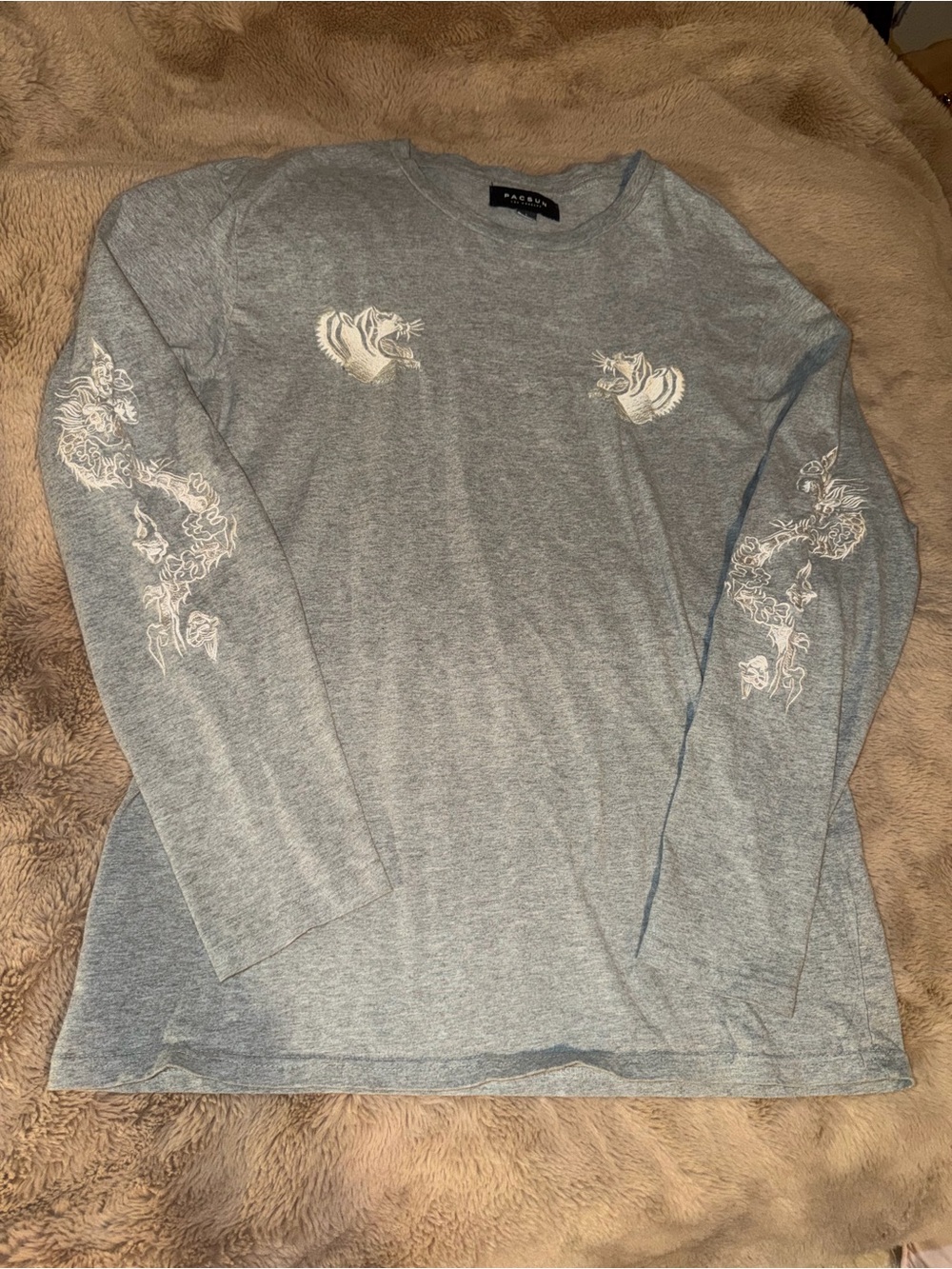 PacSun Light Gray Long Sleeve Tee with White Embroidered Dragon